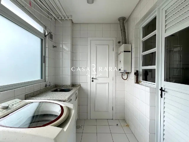 Imagem 2: Apartamento 4 dormitórios (1 suítes) e 4 vagas com hobby box - Centro