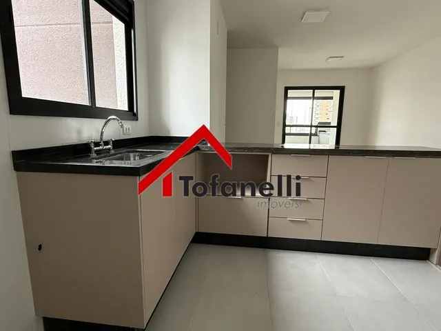 Imagem: O apartamento possui 2 Dormitórios, 1 Suíte, 2 Banheiros