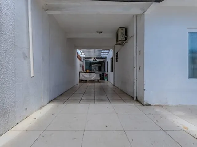 Imagem 7: Casa À Venda em Balneário Camboriú, Centro, com 5 Quartos, 300M²