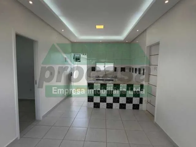 Imagem: O apartamento possui 2 Dormitórios, 2 Suítes, 1 Banheiro,