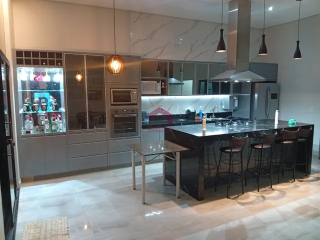 Imagem 2: CASA ALTO PADRÃO - 3 SUÍTES - 429M² - CONDOMÍNIO FECHADO - ARNIQUEIRA