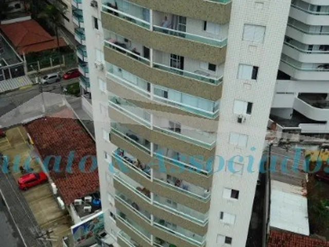 Imagem: O apartamento possui 2 Dormitórios, 1 Suíte, 2 Banheiros,