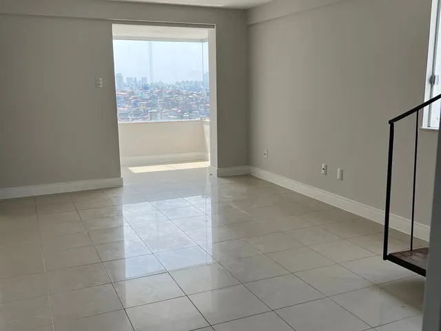 Imagem: A casa possui 3 Dormitórios, 1 Suíte, 3 Banheiros, 2 Vagas