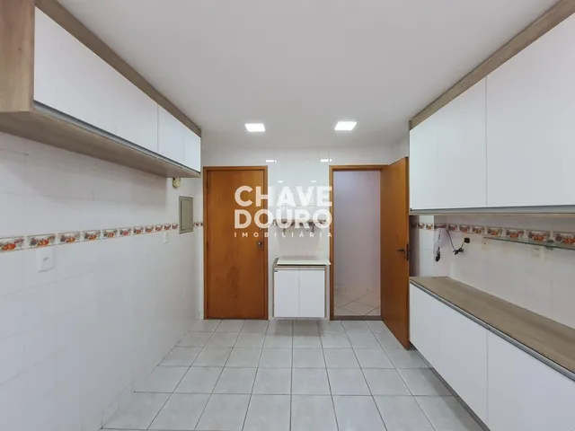 Imagem 13: ALUGUEL - Apartamento de 2 Quartos (sendo 1 suíte com varanda) + Dependência e 1 Vaga