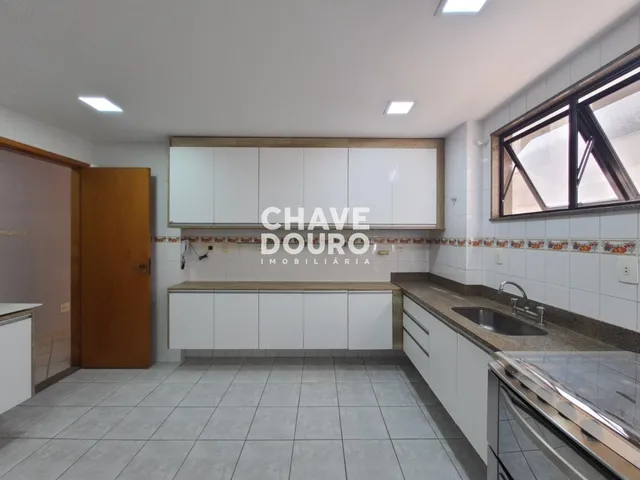 Imagem 12: ALUGUEL - Apartamento de 2 Quartos (sendo 1 suíte com varanda) + Dependência e 1 Vaga
