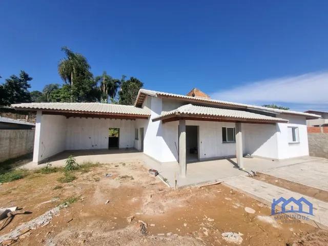 Imagem: Chácara com 3 Quartos e 2 Banheiros À