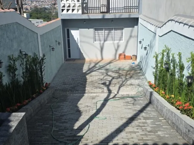 Imagem: Sobrado À Venda com Piscina Jardim Santo