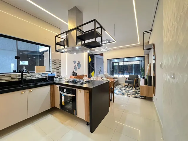 Imagem 2: Casa Geminada de Alto Padrão Com 3 Dormitórios à 50 Metros da Praia