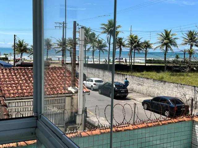 Imagem: A casa possui 3 Dormitórios, 1 Suíte, 1 Banheiro, 1 Vaga