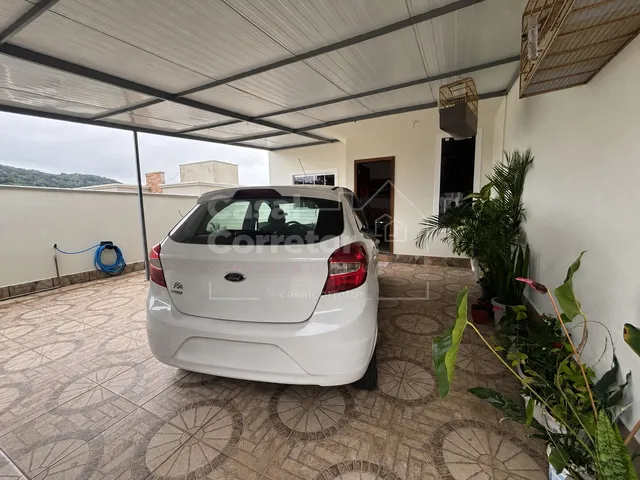 Imagem 9: Casa com excelente padrão construtivo e possibilidade de ampliação