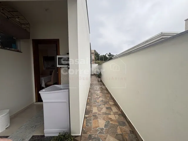 Imagem 16: Casa com excelente padrão construtivo e possibilidade de ampliação