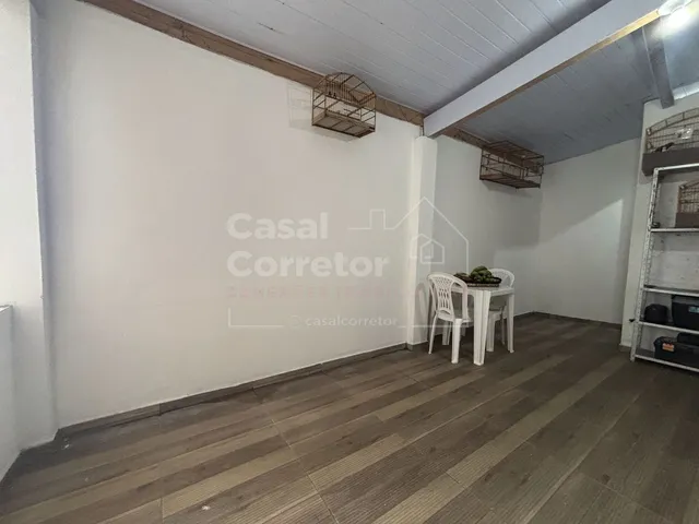 Imagem 14: Casa com excelente padrão construtivo e possibilidade de ampliação