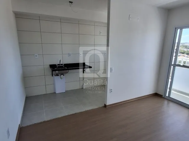 Imagem: O apartamento possui 2 Dormitórios, 1 Suíte, 2 Banheiros,