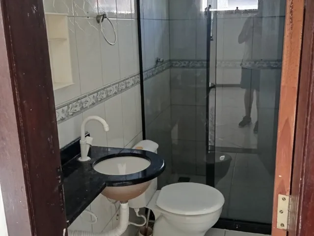 Imagem 3: Vendo ou alugo excelente casa duplex em Lauro de Freitas, condomínio fechado com 2
