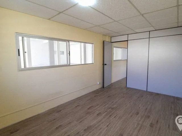 Imagem 8: Galpão Comercial com 237m² na Velha!