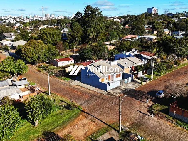 Imagem 5: Casa de Esquina com Suíte e Lareira à Venda no Bairro Nei Pereira