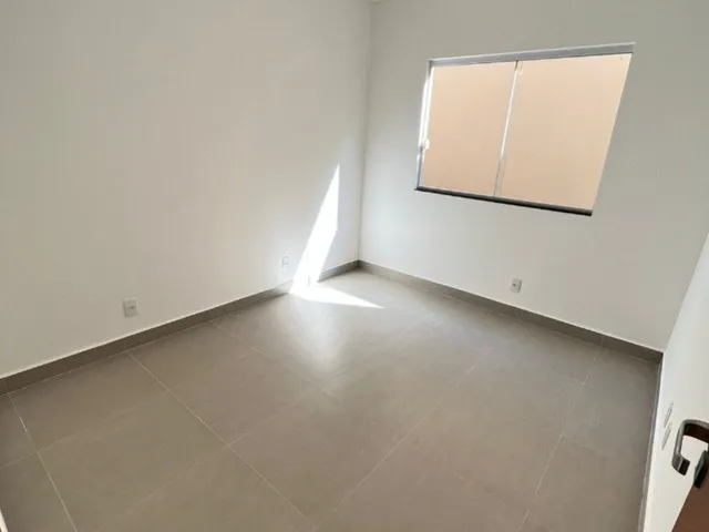 Imagem 7: Aluguel Anual: Casa Linear em Santa Mônica - 2 Quartos, 1 Suíte, 2 Salas, 2 Banheiros
