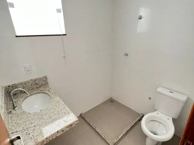 Imagem 14: Aluguel Anual: Casa Linear em Santa Mônica - 2 Quartos, 1 Suíte, 2 Salas, 2 Banheiros