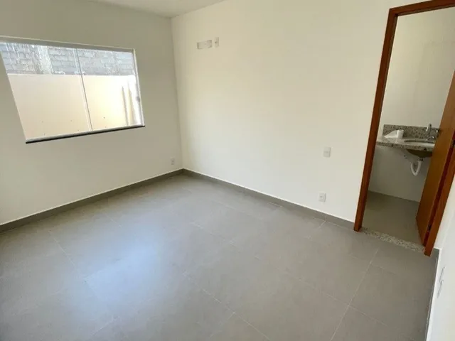 Imagem 12: Aluguel Anual: Casa Linear em Santa Mônica - 2 Quartos, 1 Suíte, 2 Salas, 2 Banheiros
