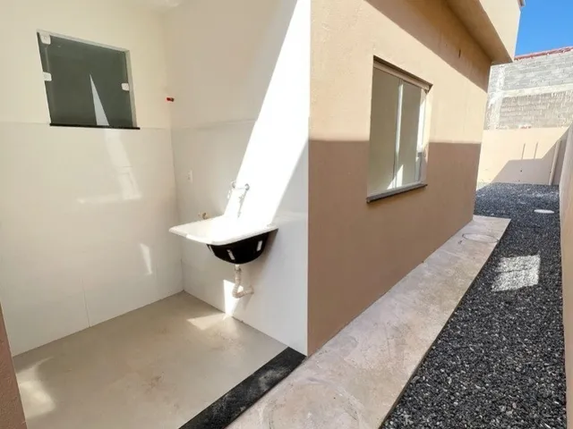 Imagem 2: Aluguel Anual: Casa Linear em Santa Mônica - 2 Quartos, 1 Suíte, 2 Salas, 2 Banheiros