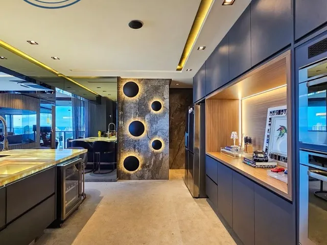 Imagem 3: APARTAMENTO ANDAR ALTÍSSIMO NO MANSÃO BAHIANO DE TÊNIS COM 3 SUÍTES, FINAMENTE