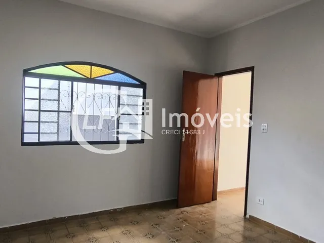 Imagem 2: Casa para locação em Campo Grande-MS, bairro Taveiropolis: 5 quartos, 1 suíte, 2