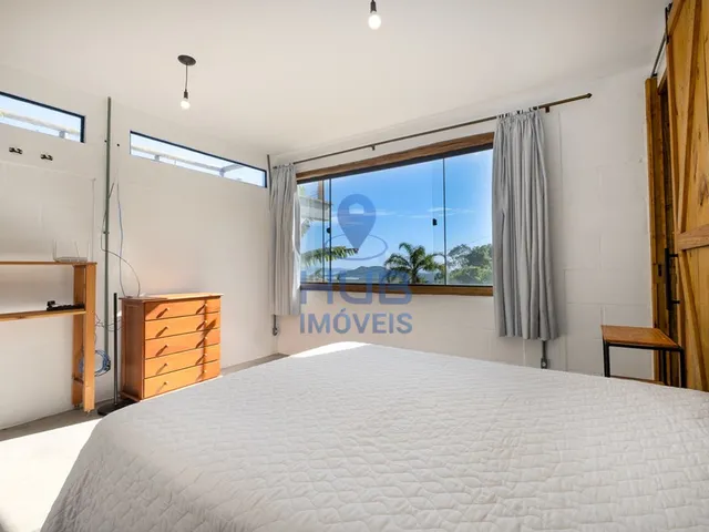 Imagem 2: Casa 4 Dormitórios para Venda em Florianópolis - Sc