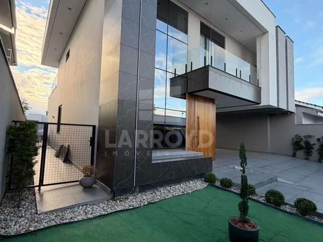 Imagem 1: 0 Casa com 4 dormitórios