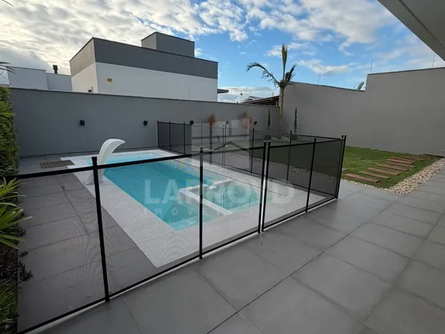 Imagem 2: 0 Casa com 4 dormitórios
