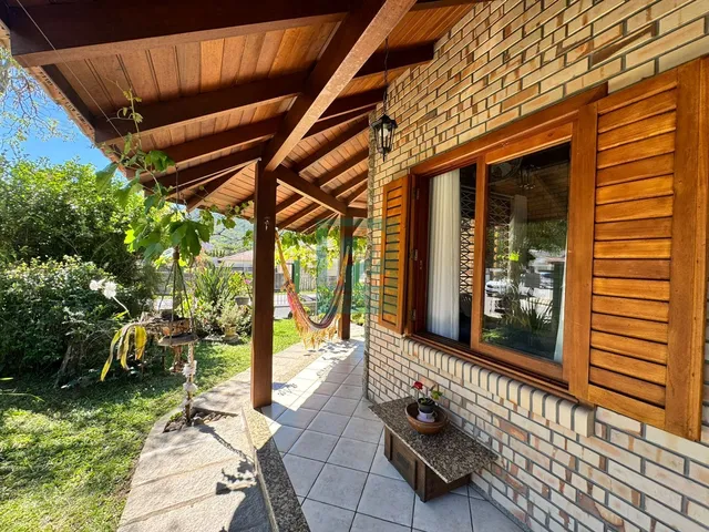 Imagem: Casa com 3 Dormitórios no Litoral em Bombinhas
