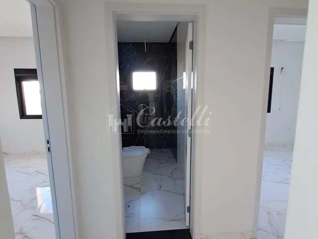 Imagem 6: Casa para À Venda, no Bairro Uvaranas, em Ponta Grossa - Pr