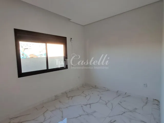Imagem 11: Casa para À Venda, no Bairro Uvaranas, em Ponta Grossa - Pr
