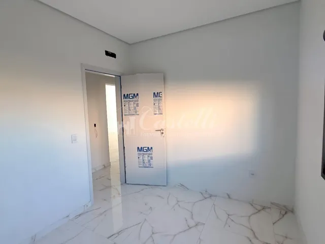 Imagem 13: Casa para À Venda, no Bairro Uvaranas, em Ponta Grossa - Pr