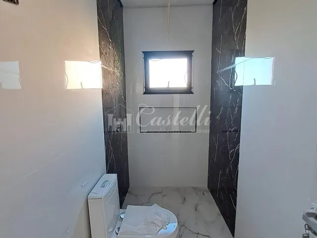Imagem 16: Casa para À Venda, no Bairro Uvaranas, em Ponta Grossa - Pr