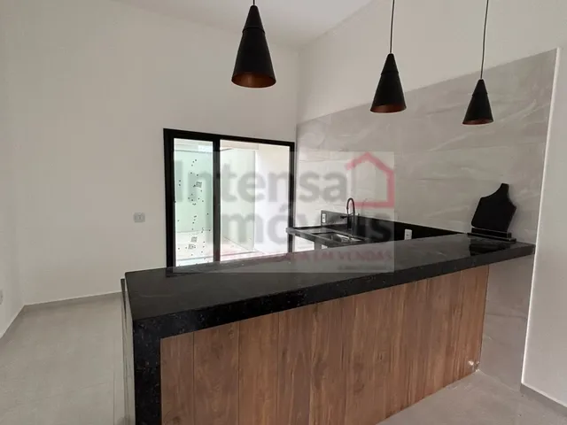 Imagem 3: Casa À Venda no Bairro Loteamento Residencial e Comercial Araguaia - Pindamonhangaba/Sp
