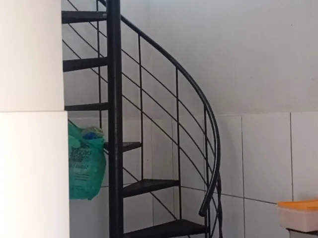 Imagem 11: Casa de 3 Andares com 3 Suítes e 2 Kitnets à Venda Próxima à Augusto Montenegro