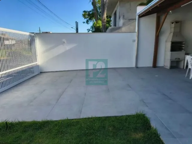 Imagem 8: Casa com 4 Suítes e Amplo Quintal a Poucos Metros da Praia de Zimbros - Bombinhas/Sc