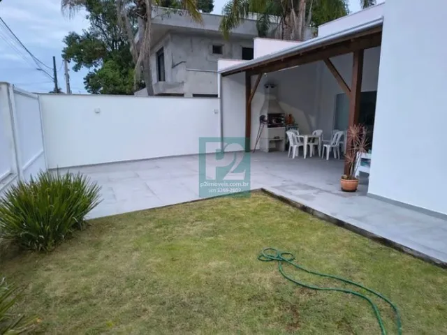 Imagem 5: Casa com 4 Suítes e Amplo Quintal a Poucos Metros da Praia de Zimbros - Bombinhas/Sc