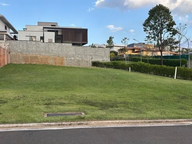 Imagem: Terreno de 591,27 m² em condomínio de
