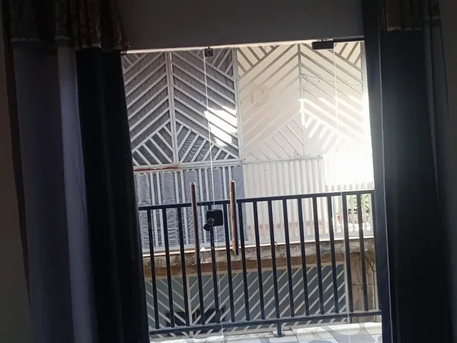 Imagem 5: Imóvel com 2 Kitnets e Casa Principal de 3 Suítes Próximo à Augusto Montenegro