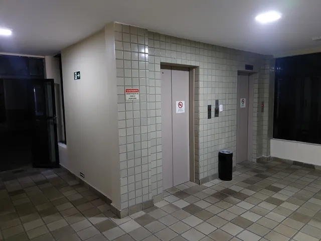Imagem 12: Sala no Renascença com Vaga de Garagem Coberta