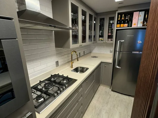 Imagem 4: Apartamento À Venda, 70M2, 2 Dormitórios(1 Suíte), Finamente Mobiliado, 1 Vaga, Itacorubi, Florianópolis/Sc