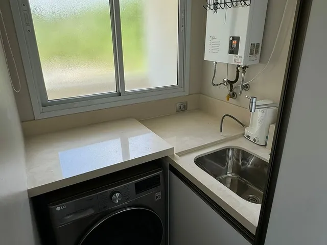 Imagem 3: Apartamento À Venda, 70M2, 2 Dormitórios(1 Suíte), Finamente Mobiliado, 1 Vaga, Itacorubi, Florianópolis/Sc