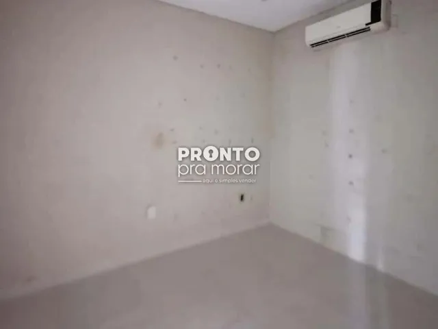 Imagem 13: Prédio/Edifício Inteiro em Espinheiro