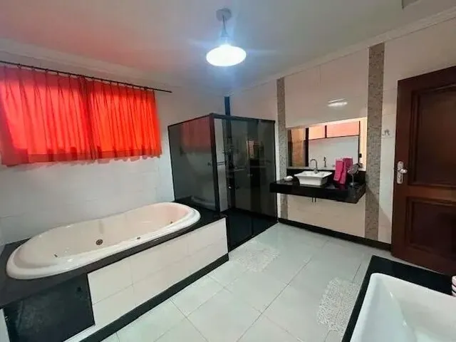 Imagem 4: Casa Mobiliada para Locação com 4 Suítes na Augusto Montenegro