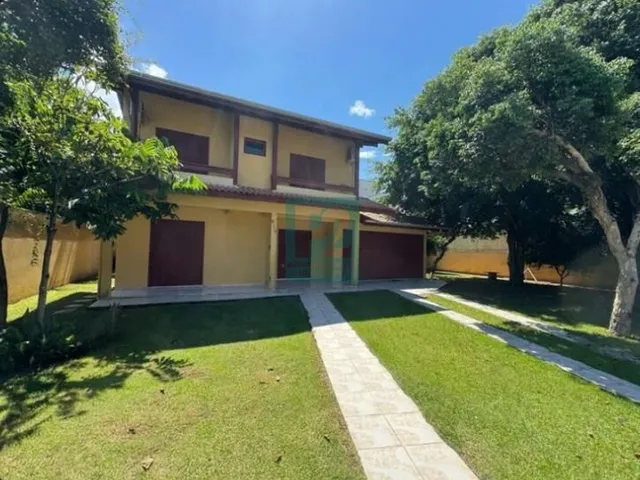 Imagem: Casa em Bombas Com Grande Área Externa