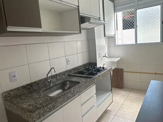 Imagem: O apartamento possui 2 Dormitórios, 1 Banheiro, 1 Vaga na