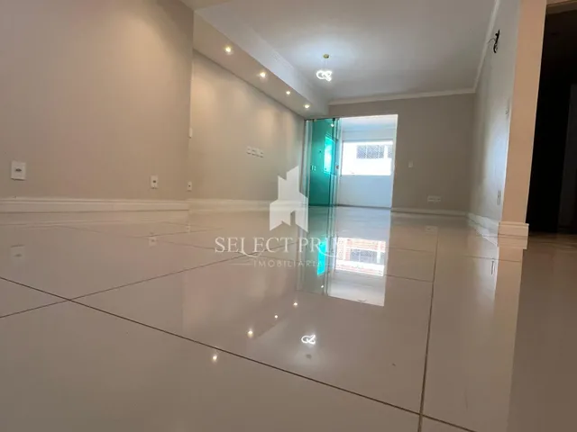 Imagem 5: Apto. no Edifício Djr Próximo Ao Lago. Promoção: de R$ 1.100.000,00 por R$ 950.000,00 Sem Permutas