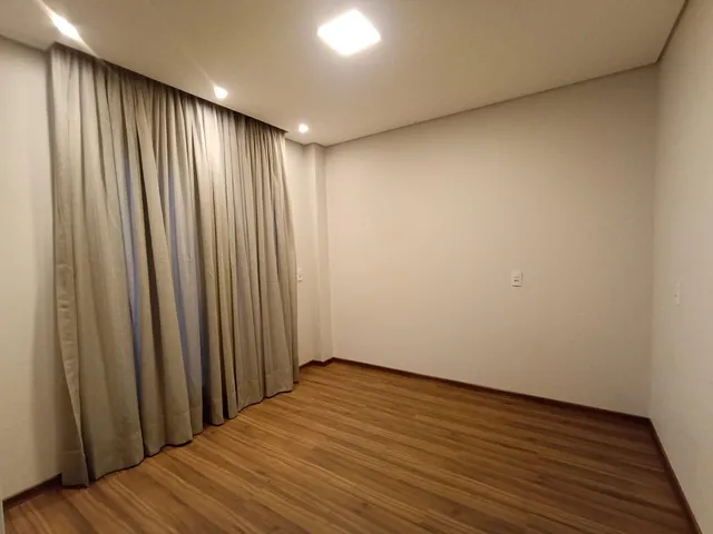 Imagem 6: Sobrado de 178M² com Suíte 2 Quartos Edícula Churrasqueira e Piscina no Centro de Toledo