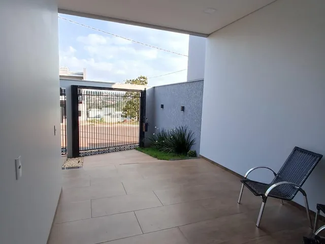 Imagem 10: Sobrado de 178M² com Suíte 2 Quartos Edícula Churrasqueira e Piscina no Centro de Toledo